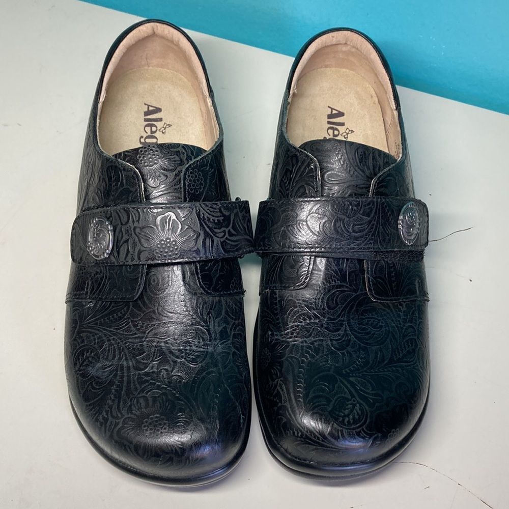 Alegria Joleen Womens Black Leather Embossed Shoes  41 Slip On Clogs Size 10.5